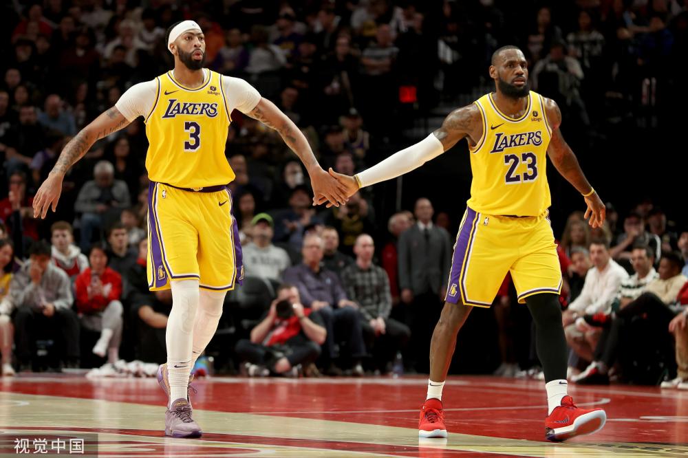 观看他的比 观看他的比